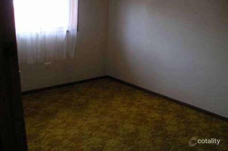 Property photo of 16 Marloo Crescent Kooringal NSW 2650