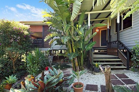 Property photo of 32 Springbook Court Cashmere QLD 4500