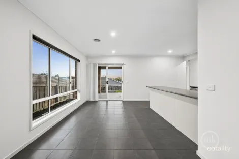 Property photo of 35 Blackbird Crescent Doreen VIC 3754