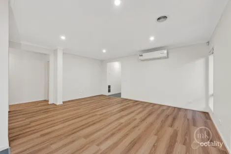 Property photo of 35 Blackbird Crescent Doreen VIC 3754