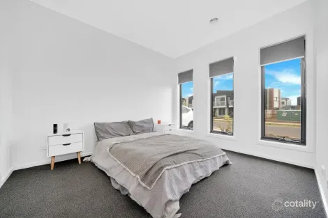 Property photo of 24 Joey Crescent Deanside VIC 3336