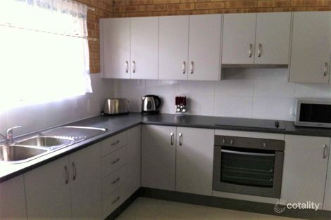 Property photo of 40 Dawn Crescent Emerald QLD 4720