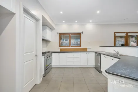 Property photo of 639 Eynesbury Road Eynesbury VIC 3338