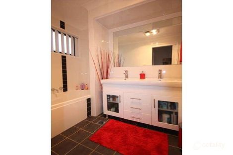 Property photo of 13 Estella Place Ambarvale NSW 2560
