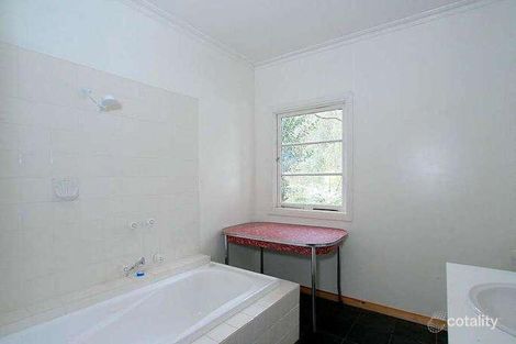 Property photo of 50 Old Coach Road Mount Dandenong VIC 3767