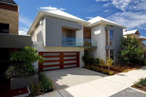 15 Barrow Cres, North Coogee, WA 6163