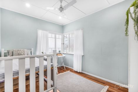 Property photo of 83 Drayton Terrace Wynnum QLD 4178