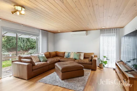 Property photo of 35 Malabar Crescent Eltham VIC 3095