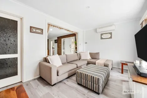Property photo of 8 Scampton Crescent Tullamarine VIC 3043