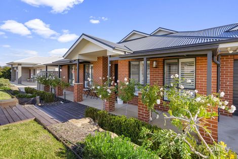 Property photo of 44 Paradise Drive Gobbagombalin NSW 2650