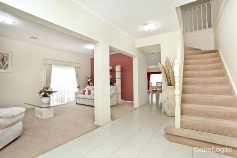 Property photo of 10 Wannon Place Taylors Hill VIC 3037