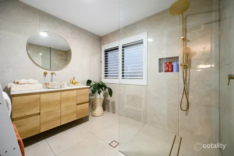 Property photo of 61 Audrey Avenue Helensvale QLD 4212