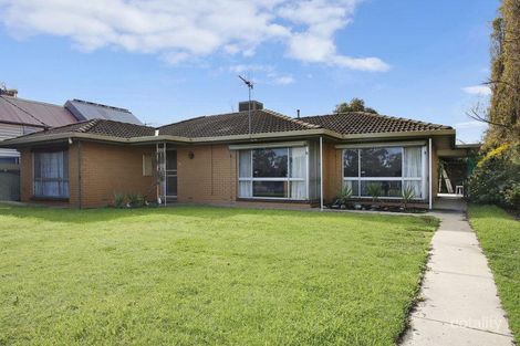 11 Devenish Rd, St James, VIC 3727