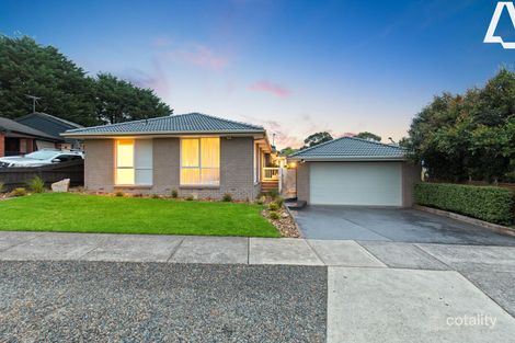 8 Indigofera Way, Langwarrin, VIC 3910