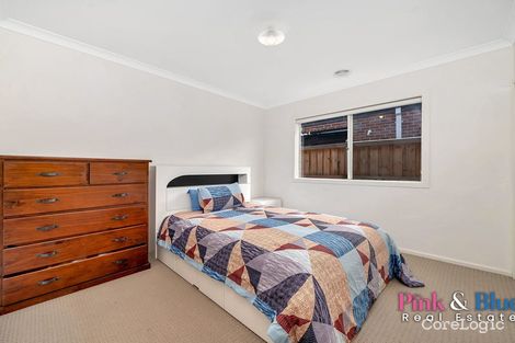 Property photo of 23 Honeydew Way Rockbank VIC 3335