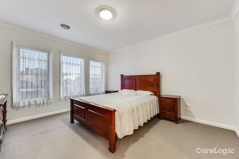 Property photo of 9 Golden Ash Court Meadow Heights VIC 3048
