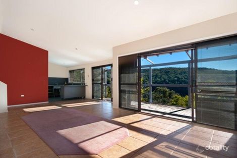 Property photo of 40 Sublime Point Avenue Tascott NSW 2250