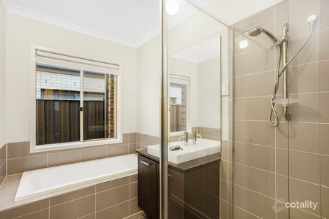 Property photo of 19 Tawleed Grove Clyde North VIC 3978