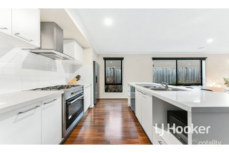 Property photo of 19 Vantage Drive Pakenham VIC 3810