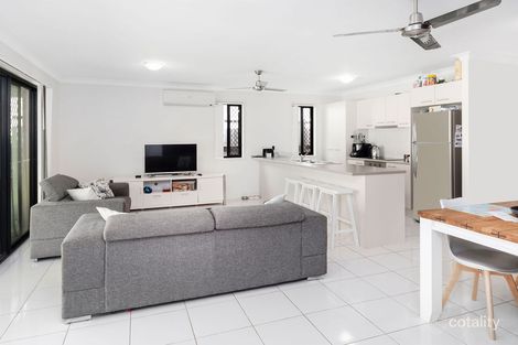 Property photo of 30 Rise Circuit Pacific Pines QLD 4211
