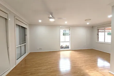 Property photo of 43 Maslin Crescent Quakers Hill NSW 2763