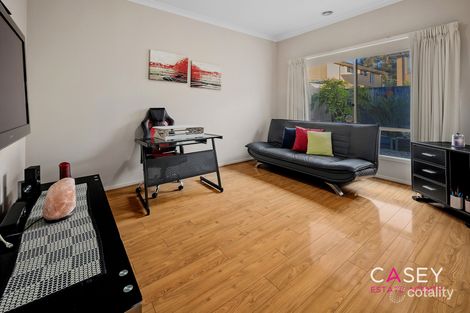 Property photo of 34 Nature Circuit Cranbourne North VIC 3977