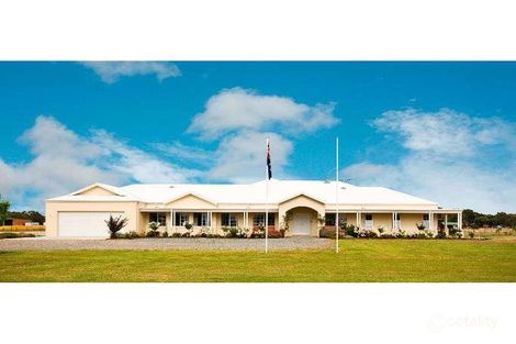 Property photo of 67 Honeymyrtle Loop Forrestdale WA 6112