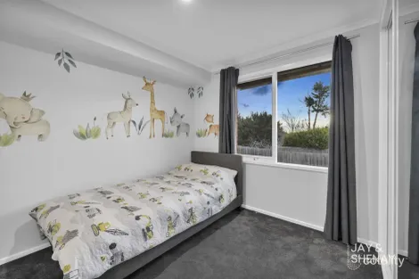 Property photo of 7 Preston Avenue Endeavour Hills VIC 3802