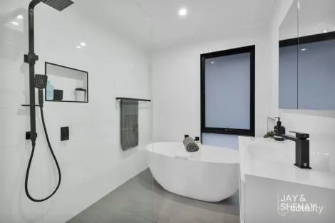 Property photo of 7 Preston Avenue Endeavour Hills VIC 3802