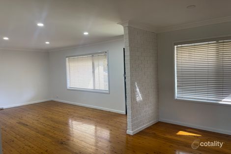 Property photo of 4 Deschamps Close Thornton NSW 2322