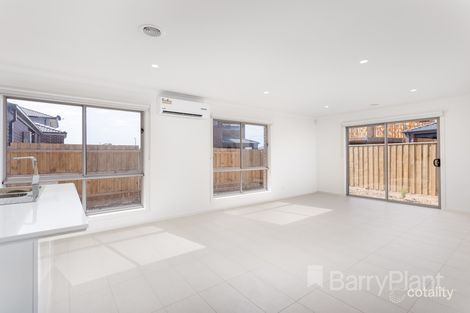 Property photo of 14 Battery Road Point Cook VIC 3030