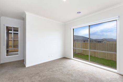 Property photo of 32 Owarra Boulevard Mount Duneed VIC 3217