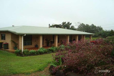 11 Russell Rd, Lake Eacham, QLD 4884