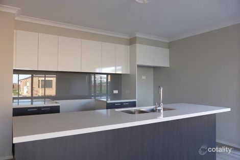 Property photo of 18 Allunga Way Werribee VIC 3030