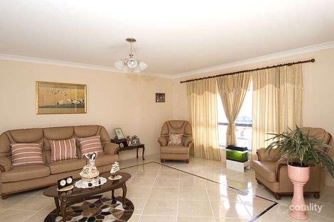 Property photo of 5 Punctata Court Voyager Point NSW 2172