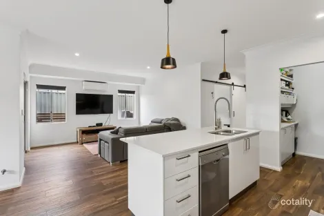 Property photo of 14 Bartley Chase Aveley WA 6069