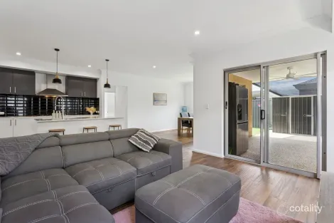 Property photo of 14 Bartley Chase Aveley WA 6069