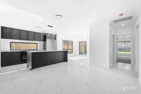 Property photo of 16 Garnet Court Chambers Flat QLD 4133