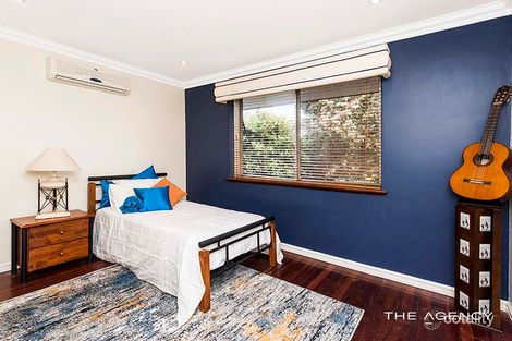 Property photo of 33 Gilroy Way Lesmurdie WA 6076