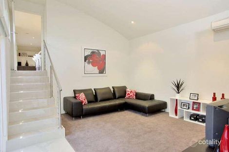 Property photo of 33 Wallaroo Way Highton VIC 3216