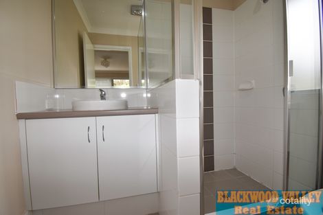 Property photo of 50 Robinia Way Kangaroo Gully WA 6255
