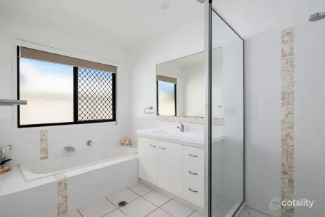 Property photo of 21 Kanimbla Avenue Cooloola Cove QLD 4580