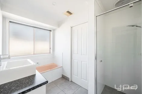 Property photo of 6 Kenneth Close Hoppers Crossing VIC 3029