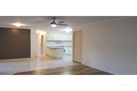 Property photo of 42 Benbek Circuit Sunnybank Hills QLD 4109