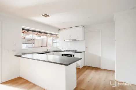 Property photo of 6 Kenneth Close Hoppers Crossing VIC 3029