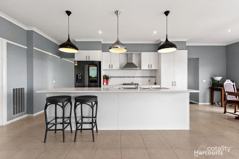 Property photo of 5 Eliza Heights Pakenham VIC 3810