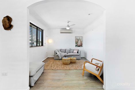 Property photo of 4/3 New Street Urangan QLD 4655