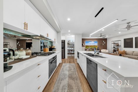 Property photo of 47 Flagstaff Crescent Clyde North VIC 3978