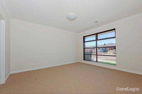 Property photo of 21 Goldeneye Circuit Werribee VIC 3030