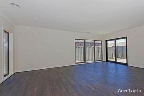 Property photo of 21 Goldeneye Circuit Werribee VIC 3030